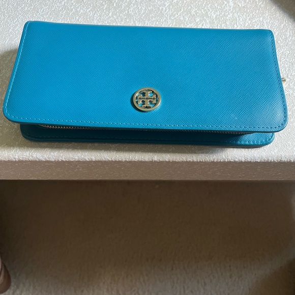 NWOT Beautiful Turquoise Long TORY BIRCH Authentic Wallet with stunning inside! - Picture 2 of 9